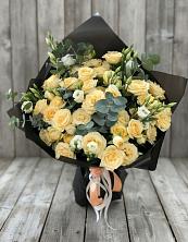 Букет цветов из:  Розы и Лизиантусы в Бородинской