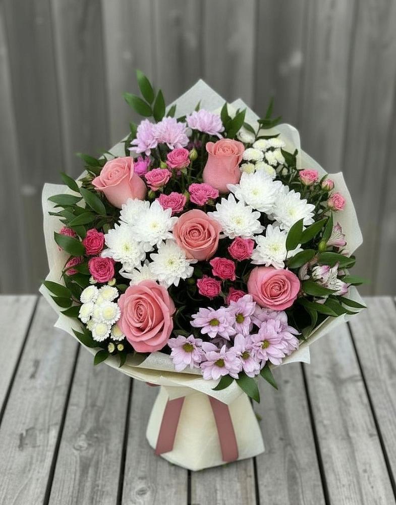 Букет цветов из: Альстромерии, Гвоздики, Розы и Хризантемы в Бородинской