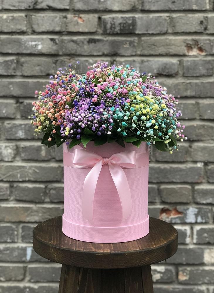 Цветочная композиция из Гипсофила и Розы в шляпной коробке в Бородинской