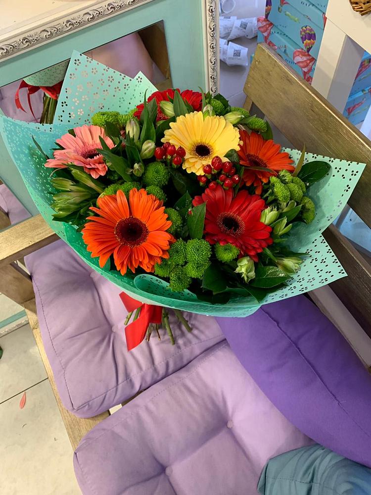 Букет цветов из: Герберы, Хризантемы и Альстромерии в Бородинской