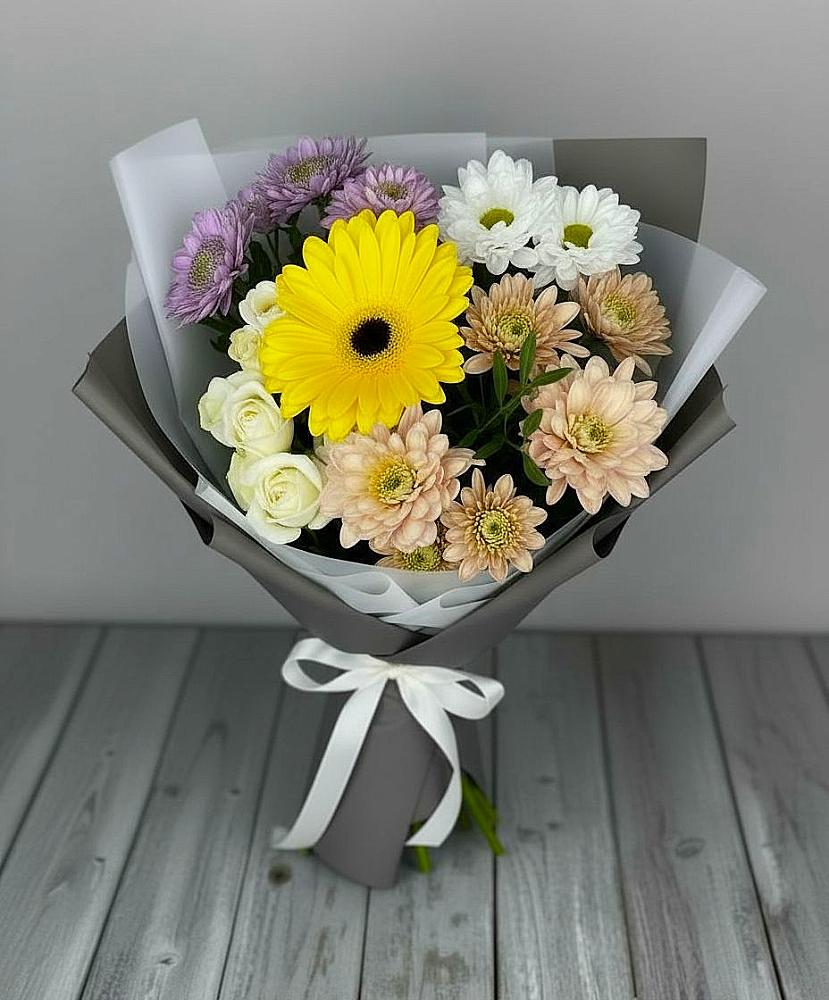 Букет цветов из: Розы, Герберы и Хризантемы в Бородинской