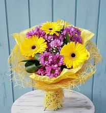 Букет цветов из:  Хризантемы и Герберы в Бородинской