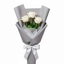 Букет 3 белые розы в Бородинской
