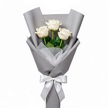 Букет 3 белые розы в Бородинской