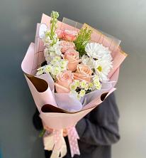 Букет цветов из:  Хризантемы и Розы в Бородинской