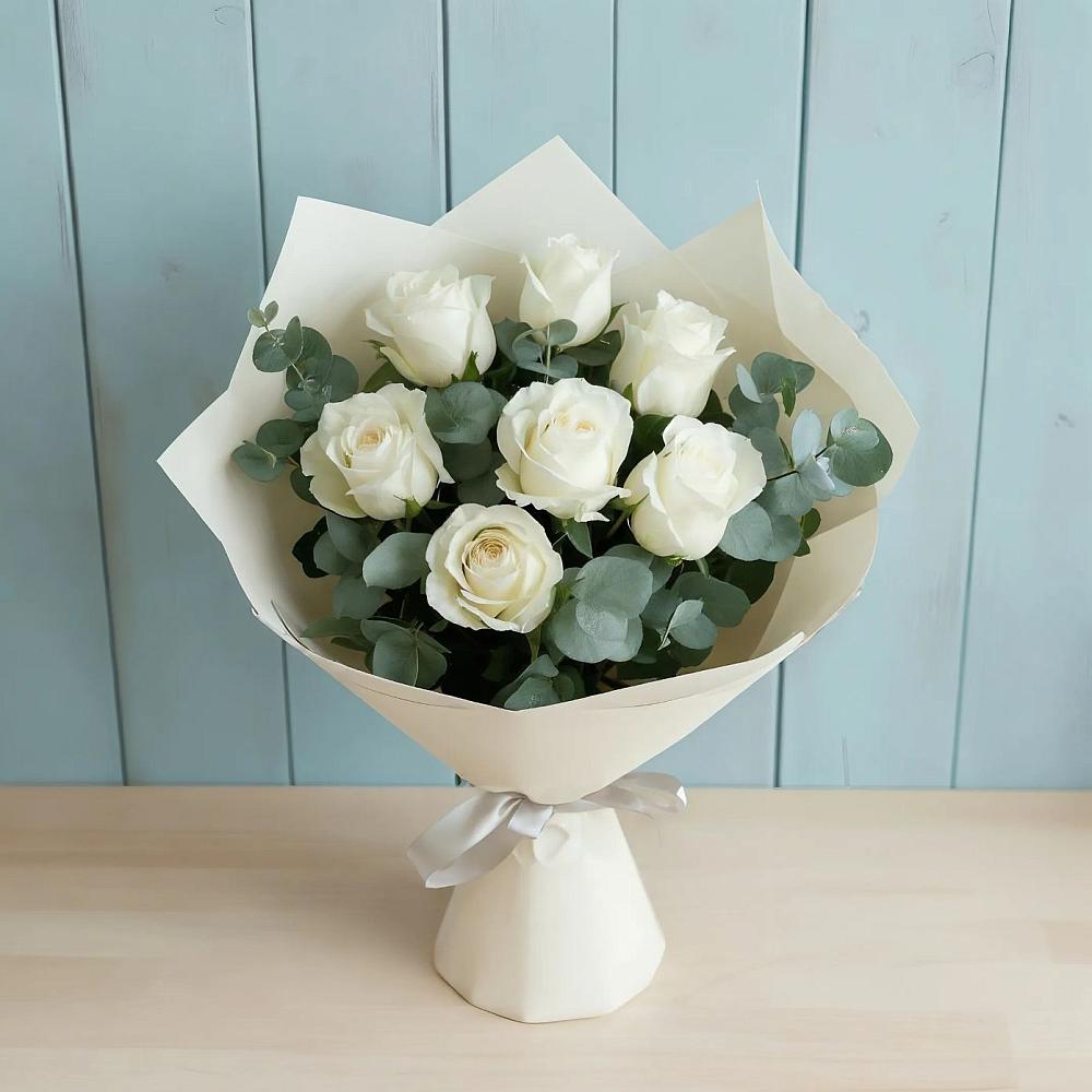 Букет Белые розы в Эвкалипте в Бородинской