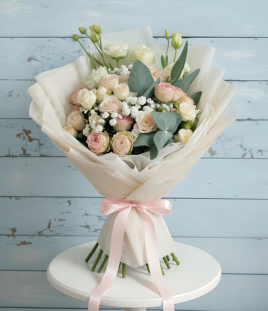 Букет цветов из: Розы и Лизиантусы в Бородинской