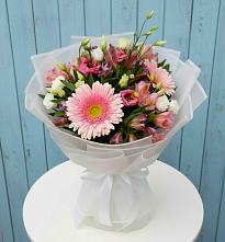 Букет цветов из:  Герберы, Альстромерии и Лизиантусы в Бородинской