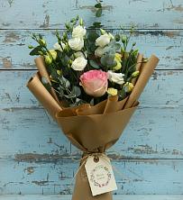Букет цветов из:  Розы и Лизиантусы в Бородинской