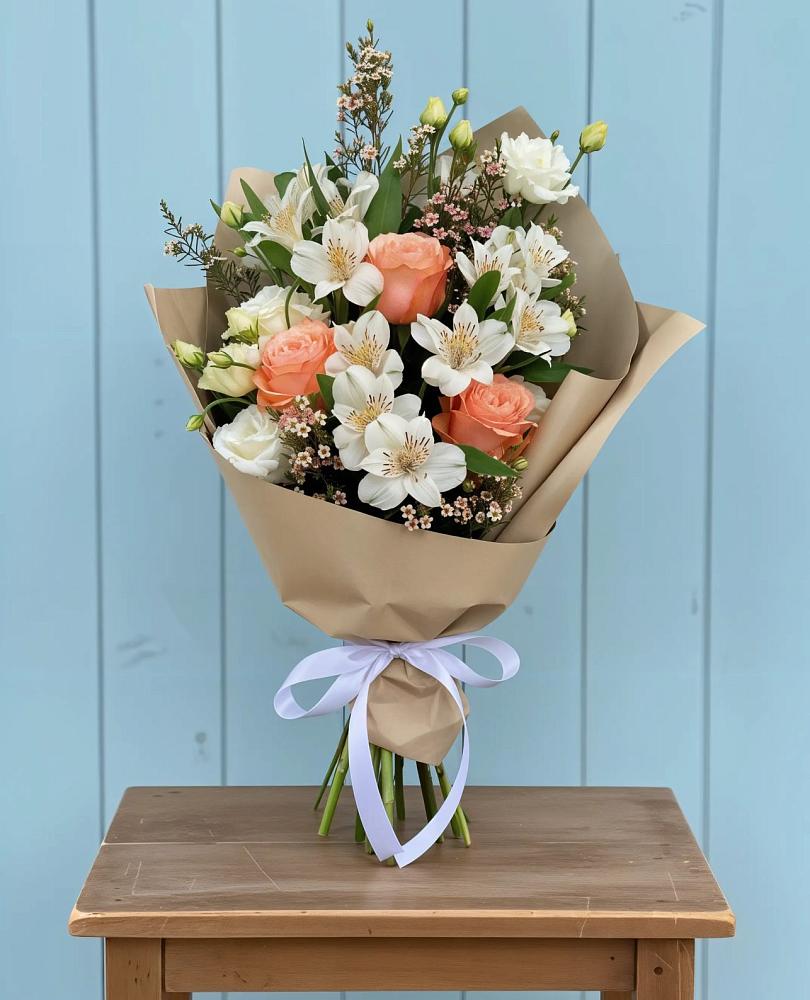 Букет цветов из: Альстромерии, Лизиантусы, Розы и Хризантемы в Бородинской