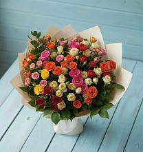 Букет Микс из разноцветных кустовых роз в Бородинской
